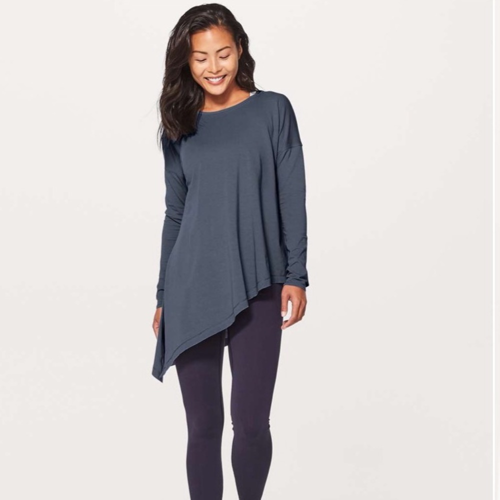 Lululemon To The Point Long Sleeve in 
Blue grey